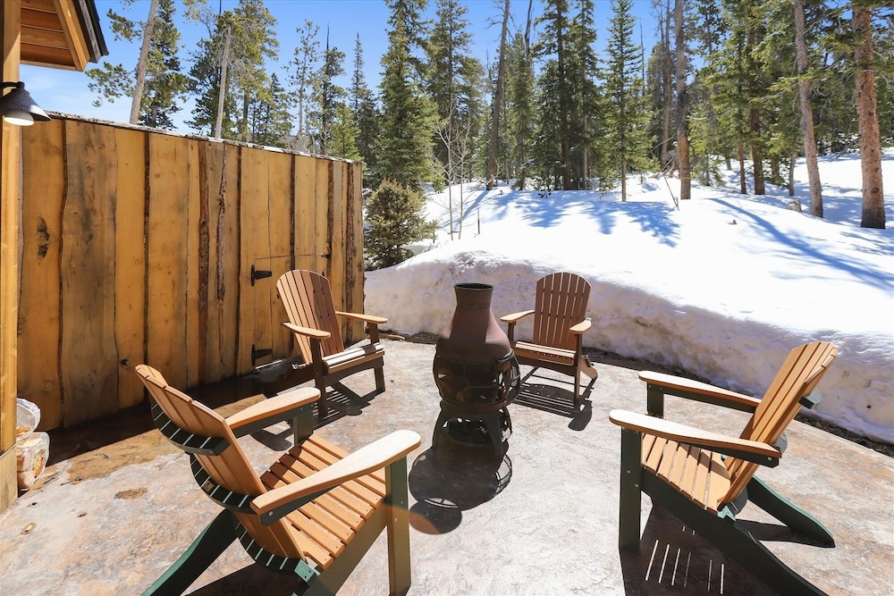 Baldy Mountain Overlook 4 Bedroom Townhouse by RedAwning