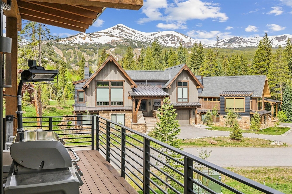 Chateau Breck 4 Bedroom Townhouse
