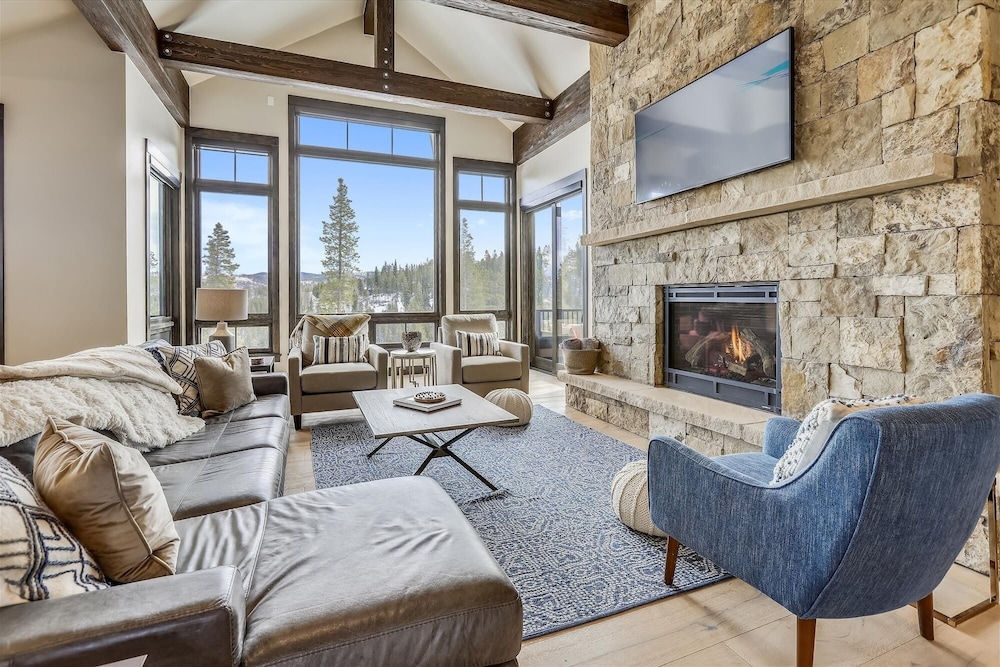 Barton Creek Vista 6 Bedroom Home