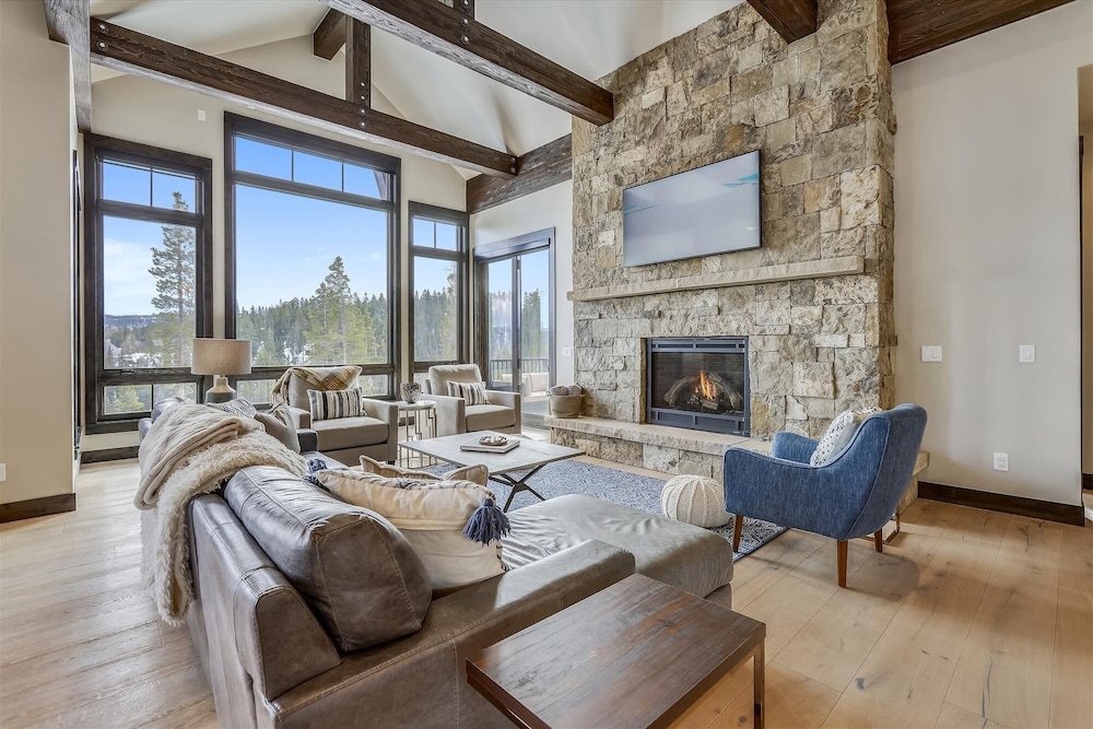 Barton Creek Vista 6 Bedroom Home