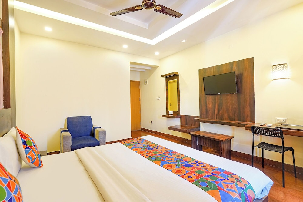 FabHotel Royal Wood Premier - Near Karnataka Golf Association, Domlur