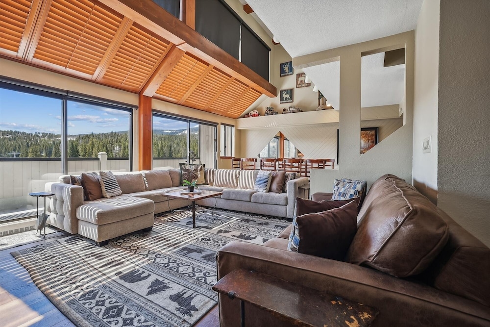 Beaver Run Black Diamond Penthouse by RedAwning