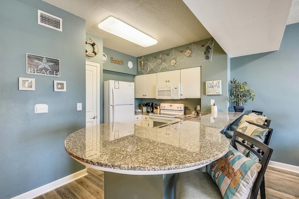 Shores Of Panama 314 - 1 Bd+bunks, Sleeps 6. Same Level Parking, Free Fun! 1 Bedroom Condo by RedAwning view 5