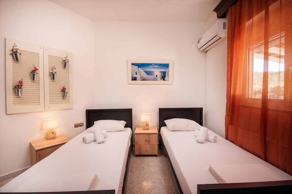 Aptera Dream Apartment view 2