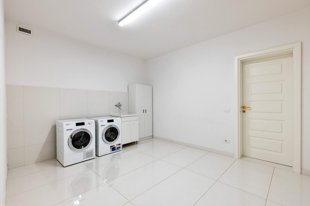Luxury House 4BD Near Florencia Prato view 4
