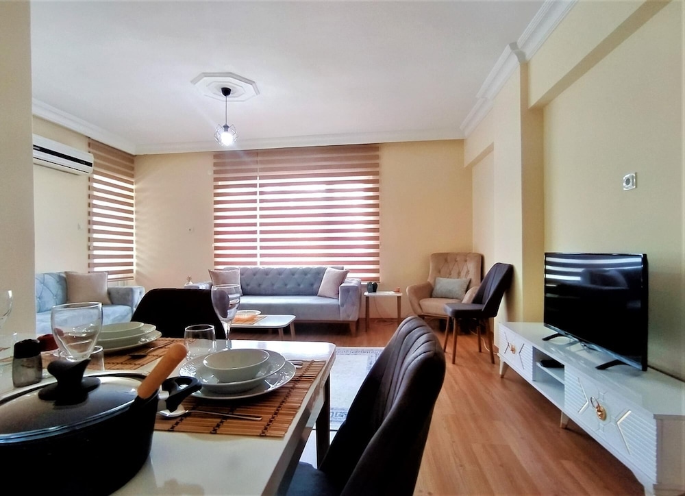 Commodious Flat Near Seaside in Antalya Konyaalti view 2