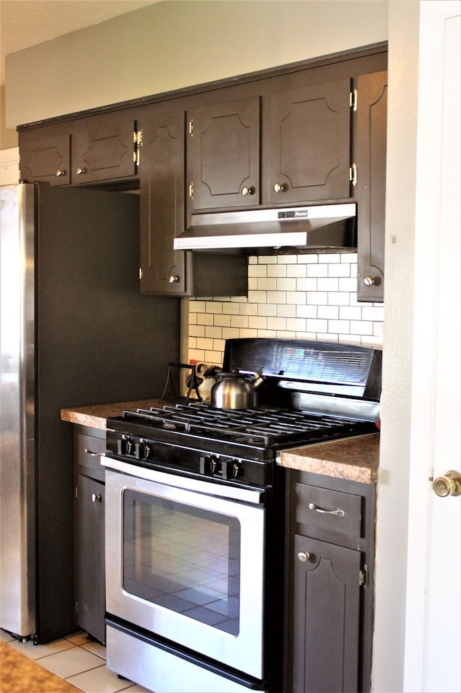 El Chuco Home W/ Pool, Pool Table,15 min Downtown