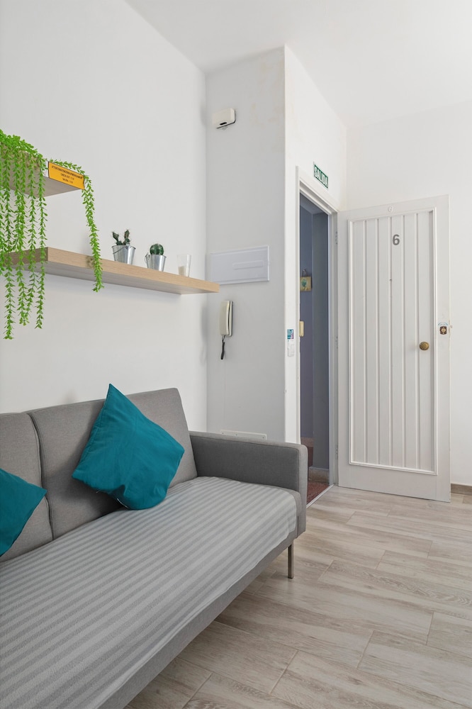 TENERIFE URBAN ROOMS