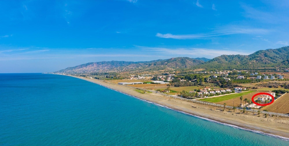 Villa Seashore One Large Private Pool Walk to Beach Sea Views A C Wifi - 3150 view 2