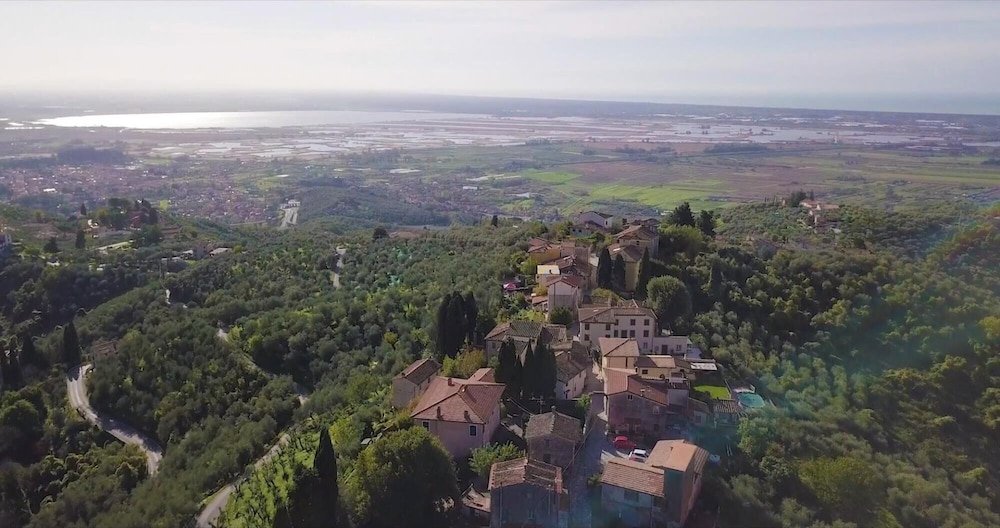 Villa Riviera in Pieve a Elici view 3