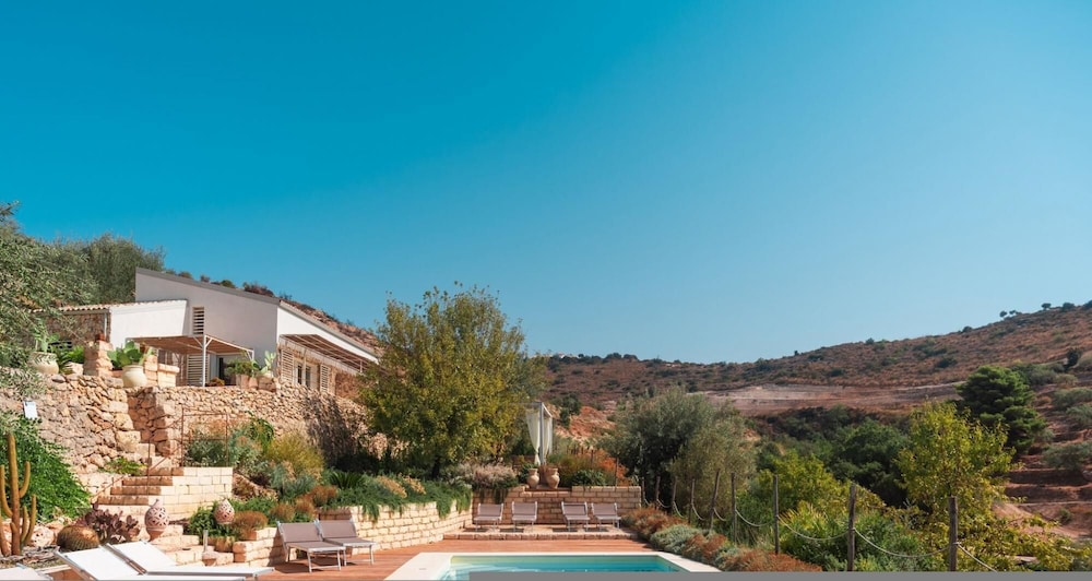 Azalo Country Homes - Ulivo view 3