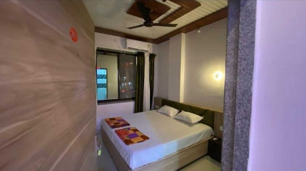 Shree Hanuman Hotel