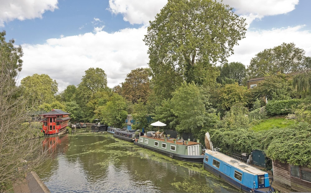 Bright Mezzanine Apartment Near Camden Lock
