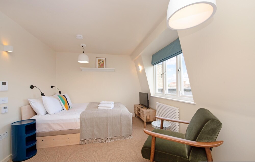 Charming Studio in Historic Primrose Hill Terrace