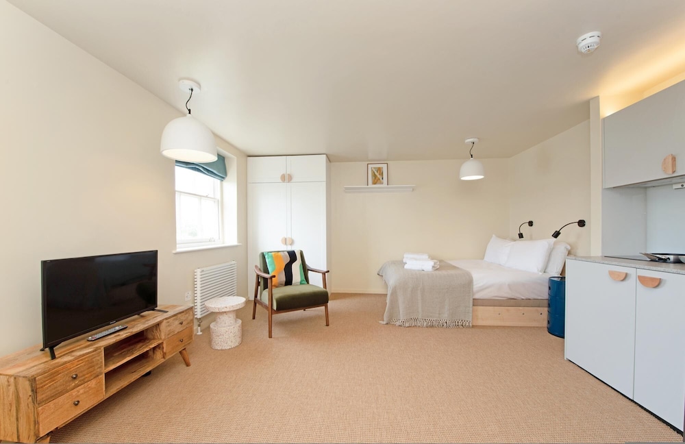 Prime Studio in Fashionable Primrose Hill