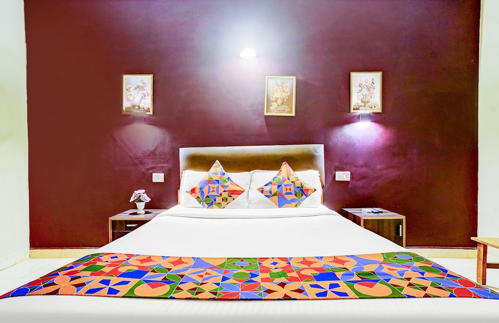 Fabexpress Elvin Balaji Beach Palace
