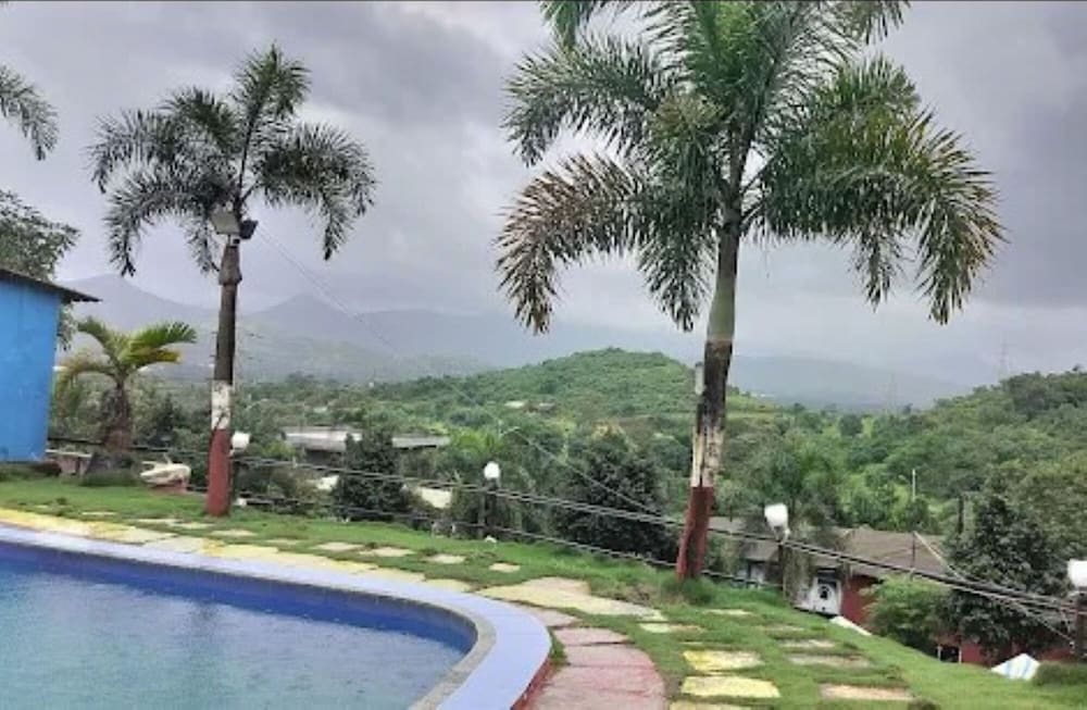 Hotel Krushnai Athavan Farm House