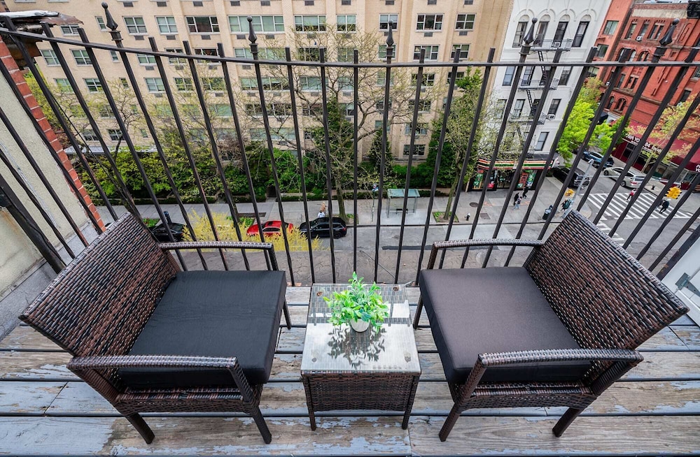 1597 New York Apt