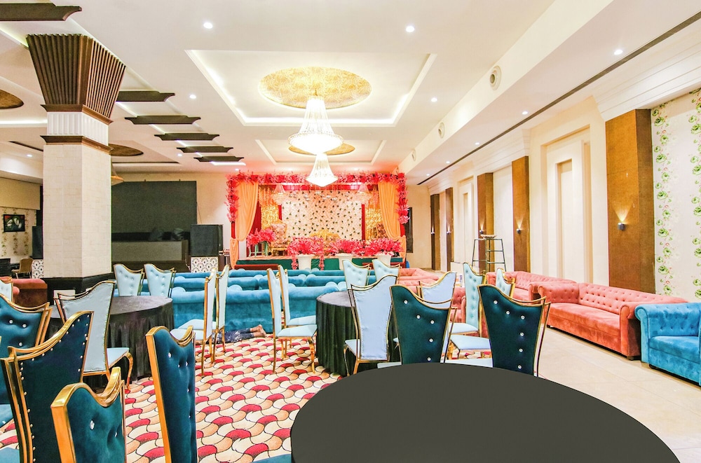 Fabhotel Prime Royal Maple