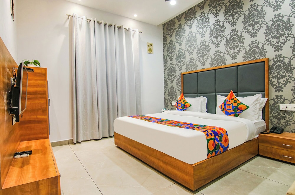 Fabhotel Prime Royal Maple