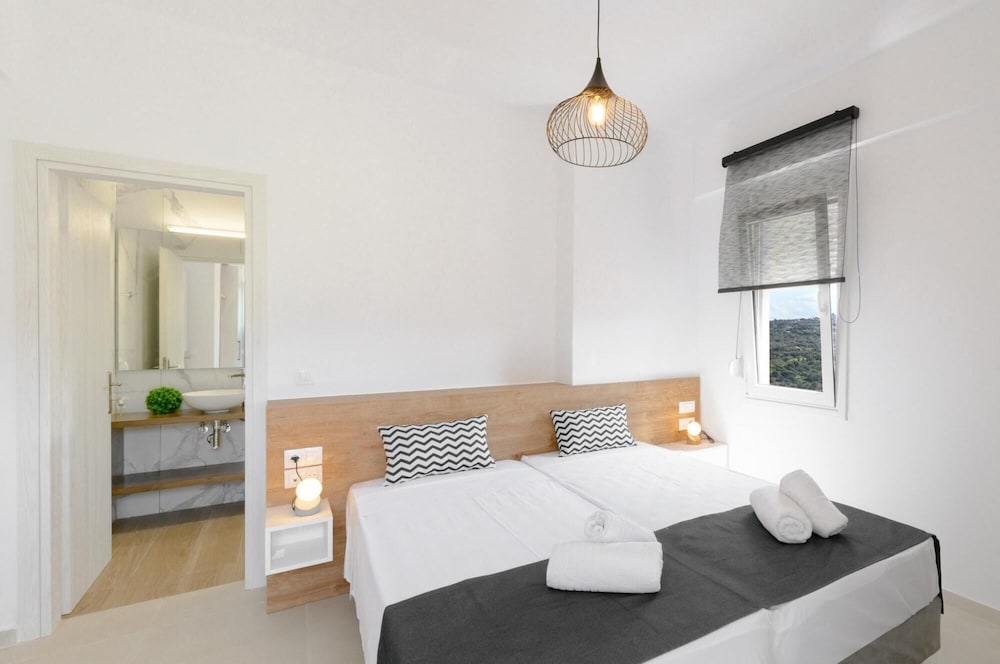 Luxury Villa Oasis 11 Bedrooms With Heated Pool view 5