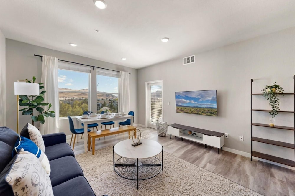 Chic Apt With Jacuzzi Pool Mountain Views, fotografía 5