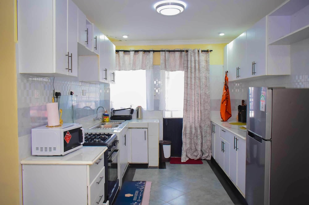 Lux Suites Fancy Getaway Apartments