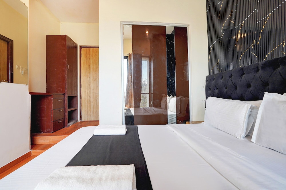 Fabhotel Freedom Star