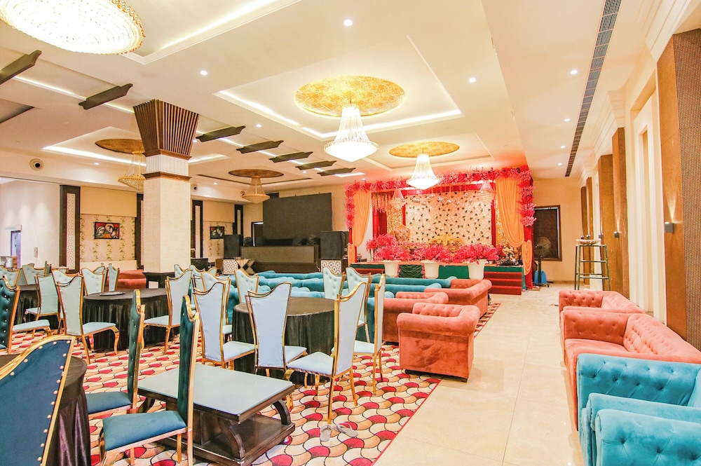 Fabhotel Prime Royal Maple