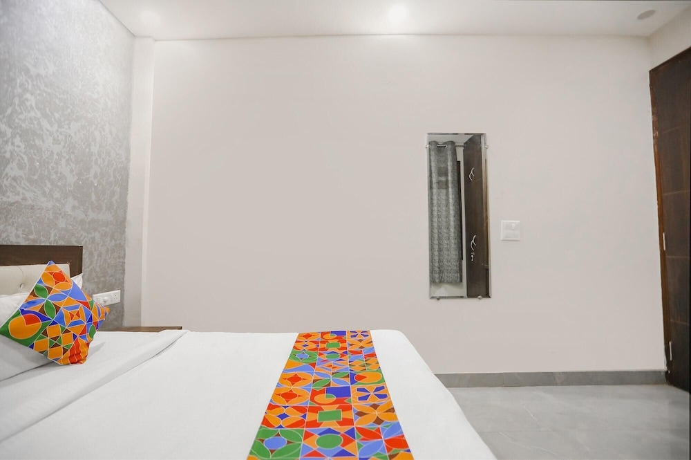 Fabhotel Signature Inn I