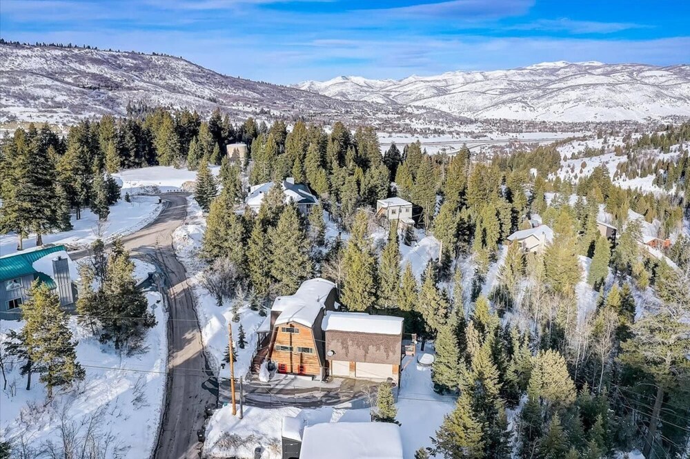 Alpine Trail by Rovetravel 4BR Mountain Chalet view 4