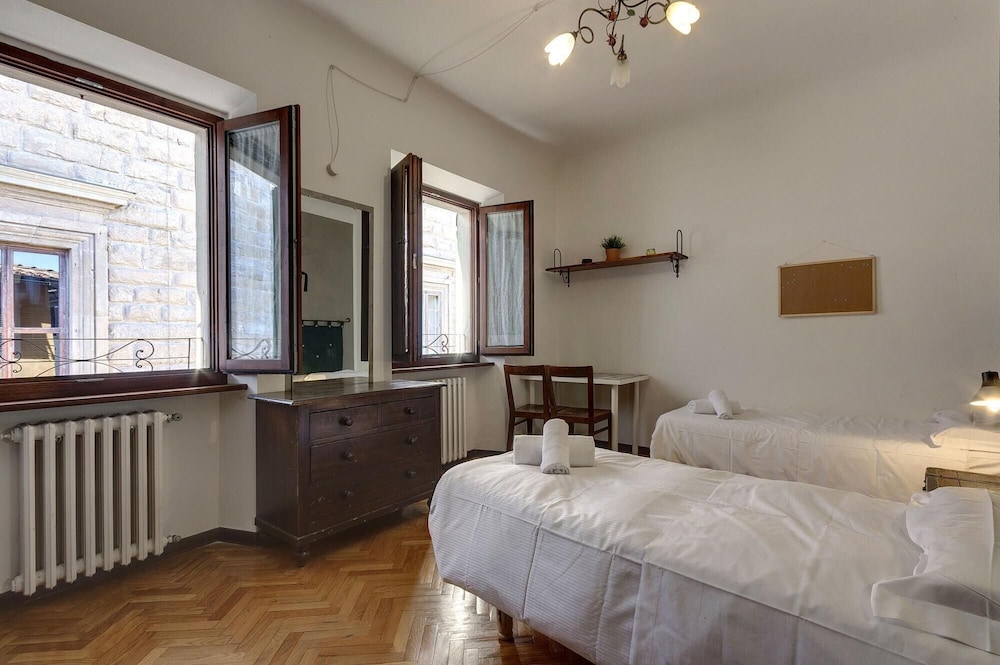 Corno 7 in Firenze With 2 Bedrooms and 1 Bathrooms