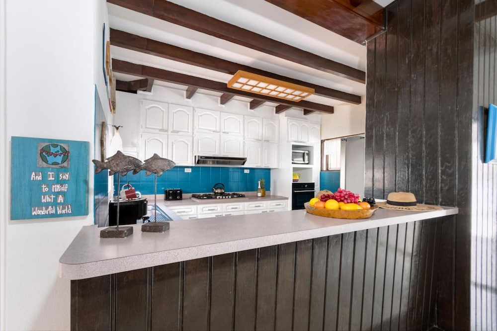 Villa Allegra Family Vacation Home w Pool BBQ