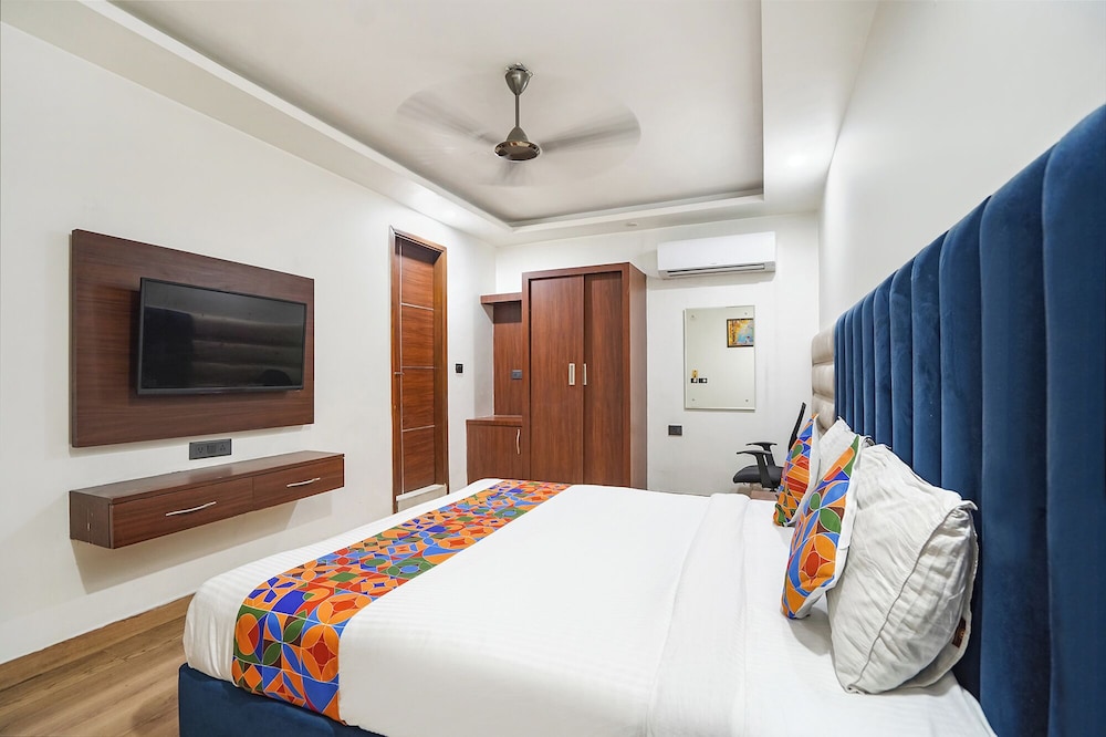 Fabhotel Golden Eye Inn