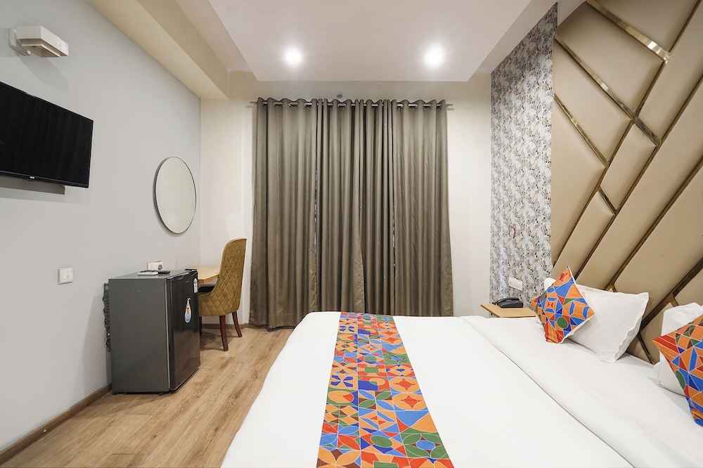 FabHotel Novis Stayz