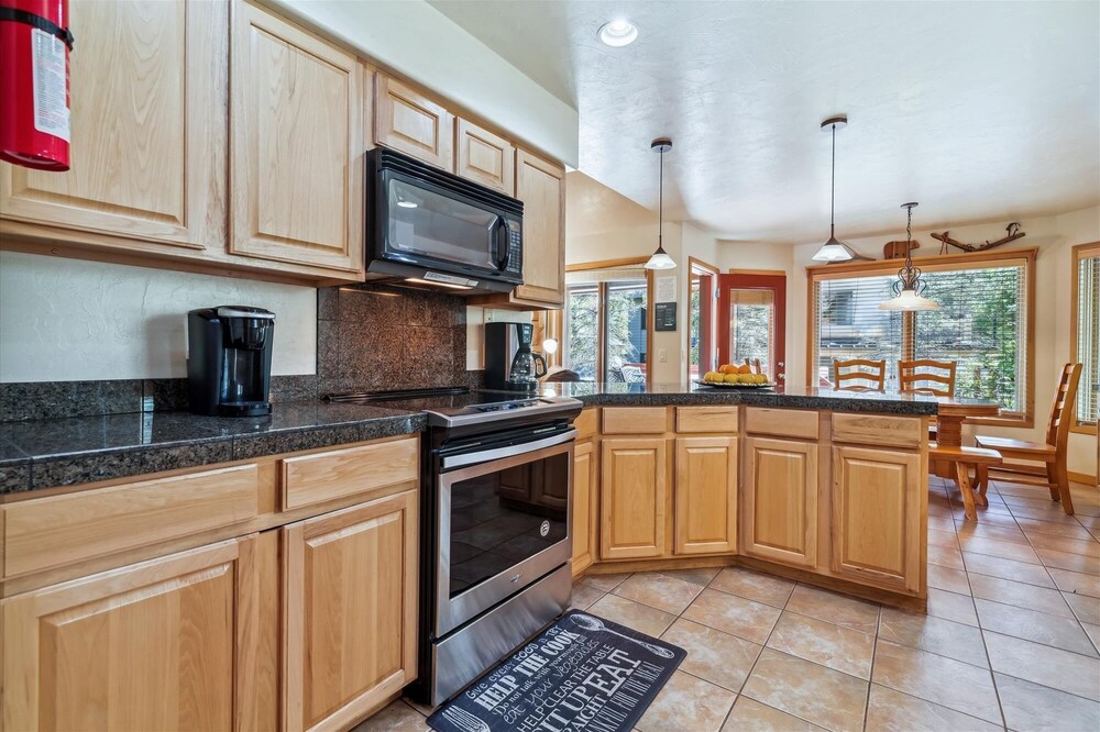 Legend Lake Lookout 4 Bedroom Home
