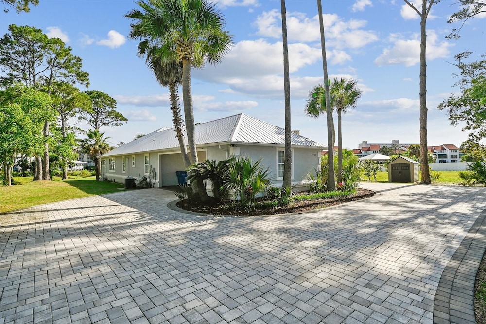 8753 N. Lagoon Dr. - Waterside Oaks On Grand Lagoon 5 Bedroom Home