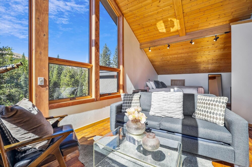 Summit Solitude Estate 3 Bedroom Home