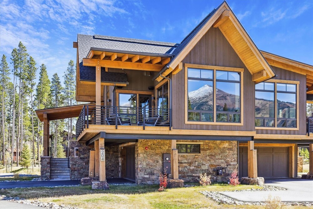 Outside The Bubble 4 Bedroom Home