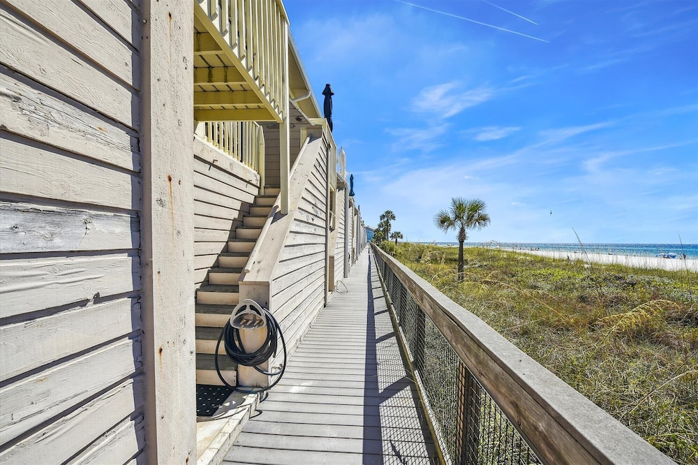 The Shores by Book That Condo view 4