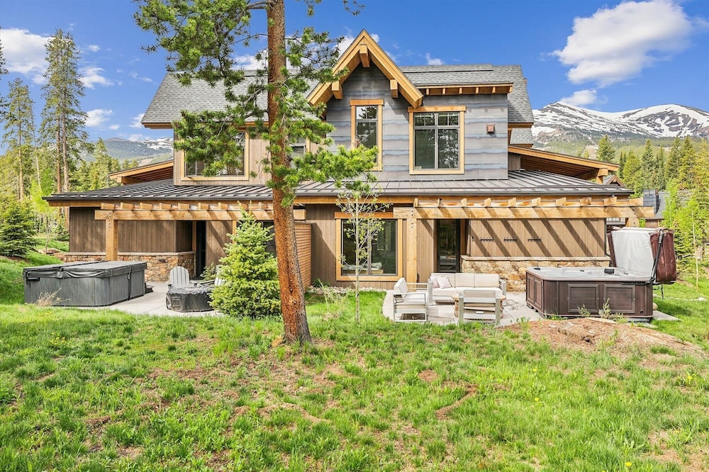 Chateau Breck 4 Bedroom Townhouse