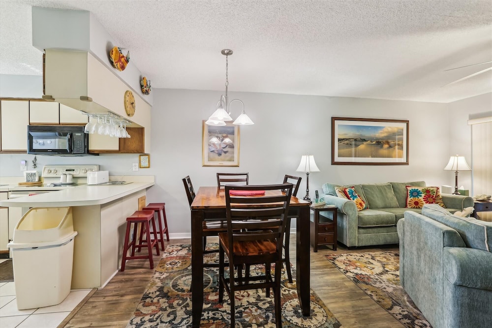 Hibiscus H104: Cozy Island Retreat With Comfort & Charm
