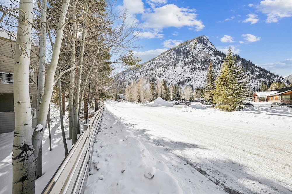 River Glen 107c 2 Bedroom Condo