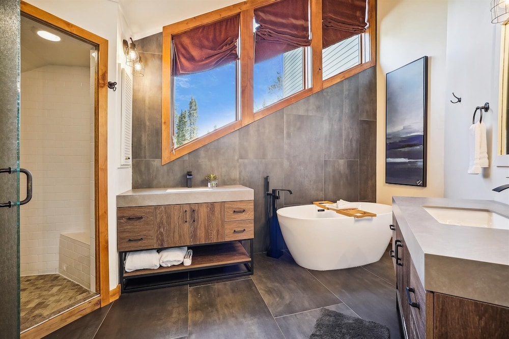 Summit Solitude Estate 3 Bedroom Home
