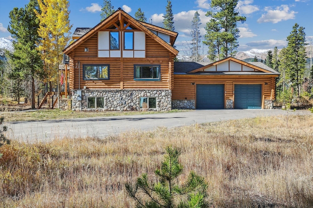 American Way Chalet 5 Bedroom Home