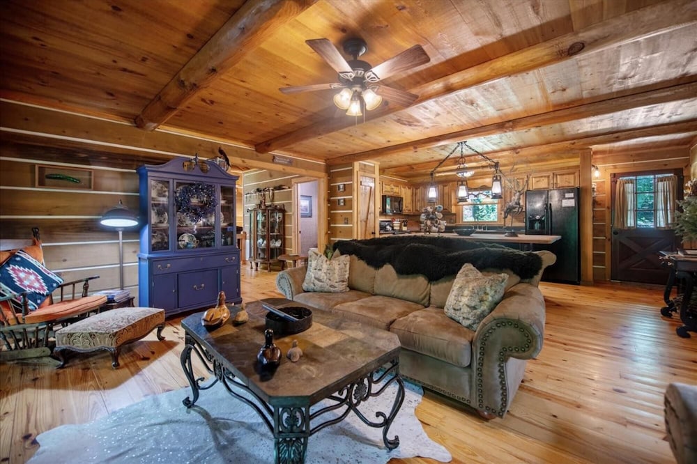 Drifting Feather-waterfront Cabin Nestled in a Secret Garden view 3