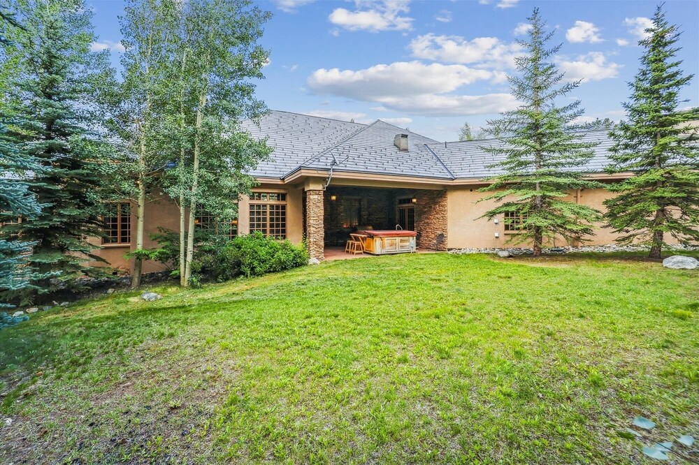 Gold King Retreat 6 Bedroom Home by RedAwning