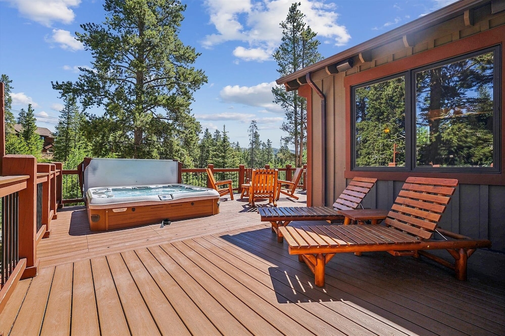 Cucumber Patch 60 4 Bedroom Home by RedAwning