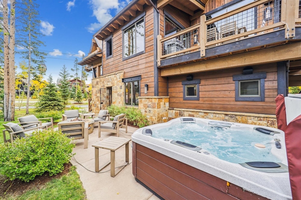 Highwoods At Shock Hill 4 Bedroom Townhouse by RedAwning