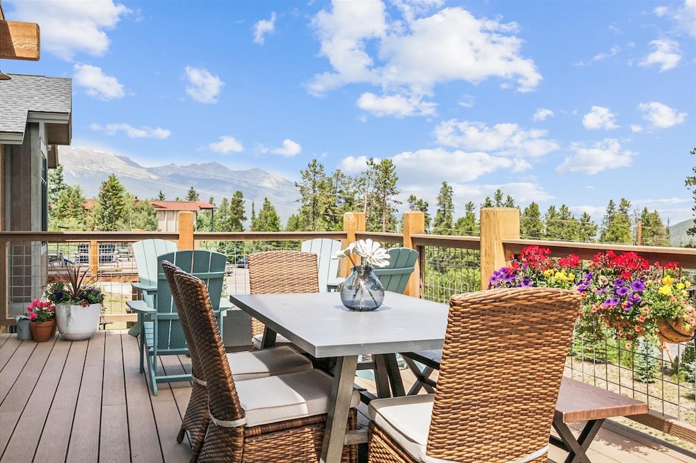 Breck Mountain Getaway 4 Bedroom Home